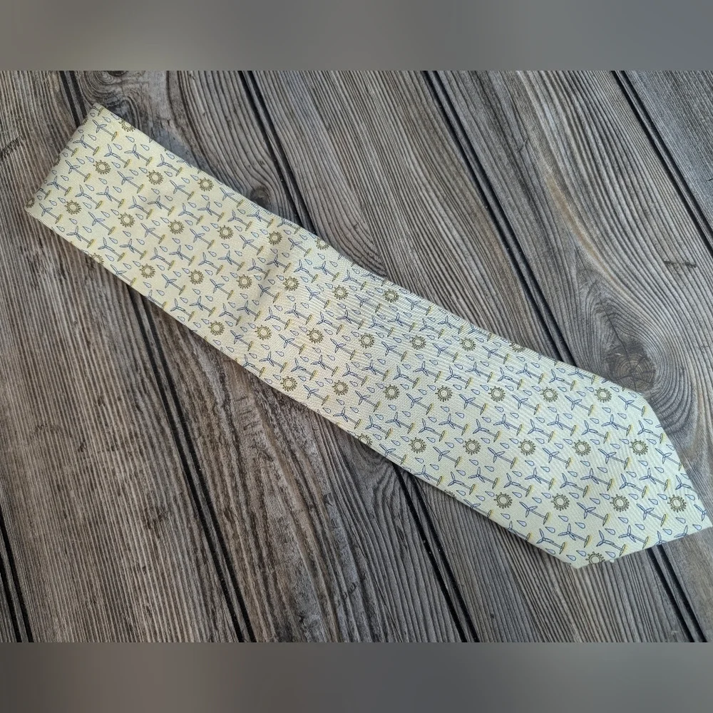 Vineyard Vines 100% Silk Handmade Tie Light Yellow - Picture 2 of 6